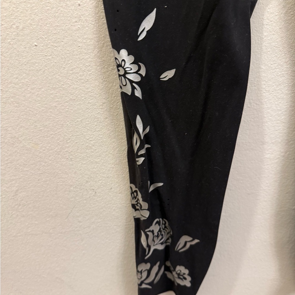 Athleta Black Elation Eyelet 7/8 Leggings - Picture 6 of 9